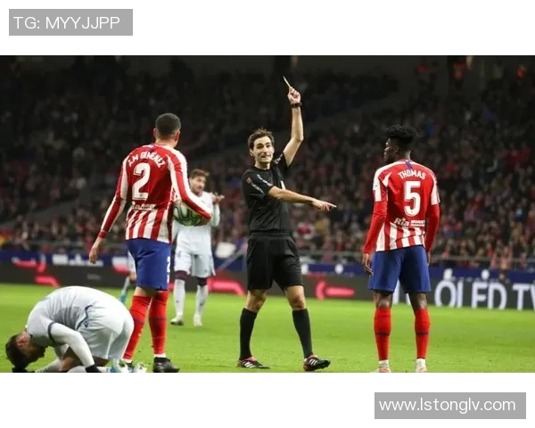 国王杯精彩对决多特蒙德大胜波尔图引发争议判罚热议