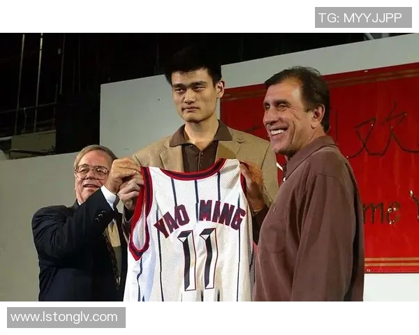 姚明的成长故事:从小学课本到篮球巨星的奋斗历程 姚明的成长故事:从小学课本到篮球巨星的奋斗历程