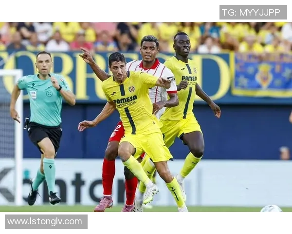 西甲激战尤文图斯险胜波尔图红牌事件引发全场热议 西甲激战尤文图斯险胜波尔图红牌事件引发全场热议