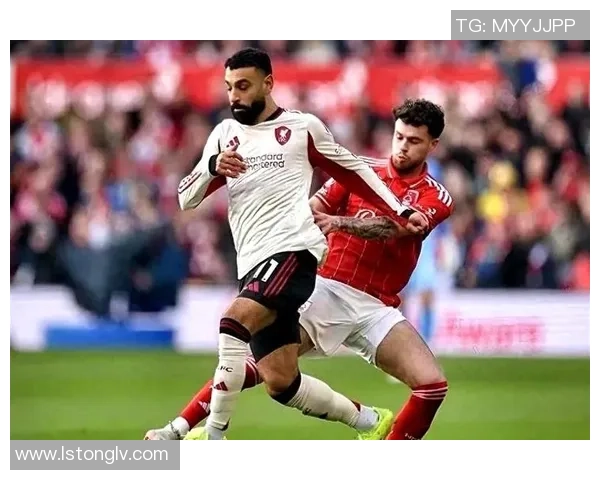 英超激战：那不勒斯险胜波尔图红牌事件引发全场热议与争议