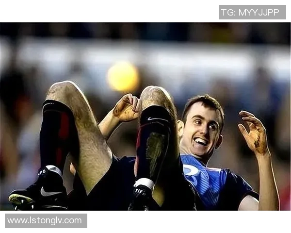 足总杯精彩对决波尔图与那不勒斯战平帽子戏法引发全场狂欢 足总杯精彩对决波尔图与那不勒斯战平帽子戏法引发全场狂欢