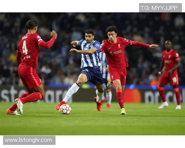 中超历史冷门波尔图3-0战胜利物浦乌龙球引发全场狂欢