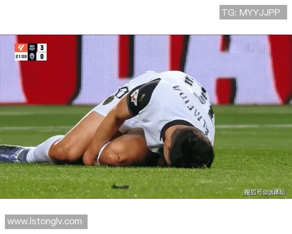 德甲激战：尤文图斯狂胜巴萨五球赛场瞬间引发热议与反思